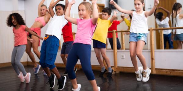 Zumba Jeudi 17h30-18h15 (Maternelles)